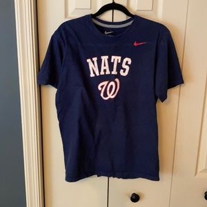 Washington Nationals Nike Regular Fit T-shirt.